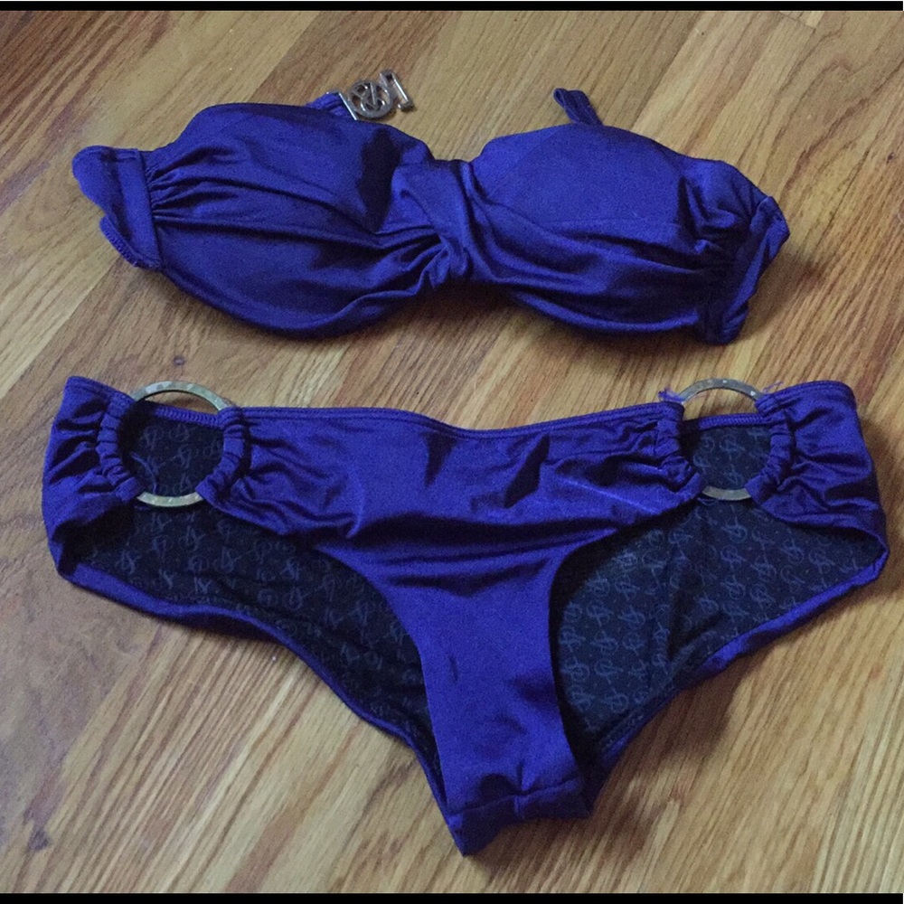 Victoria’s Secret bikini